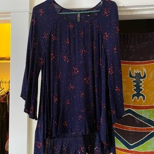 Women’s flowy 3/4 sleeve top